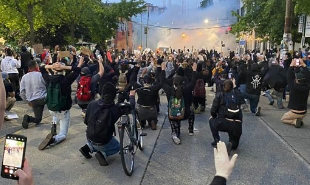 protest seattle riot law enforcement trump...