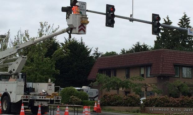 Lynnwood, traffic, signal...