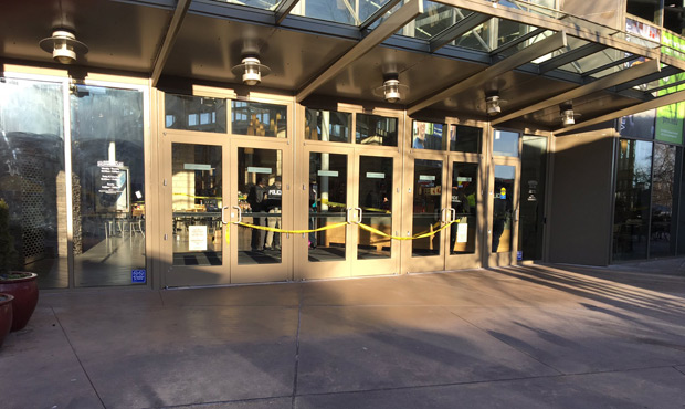 Shots fired, sneakers stolen at Alderwood Mall in Lynnwood