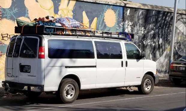van, capitol hill...