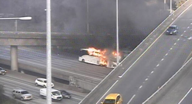 All lanes reopen on NB I-5 in Seattle after a charter bus fire ...
