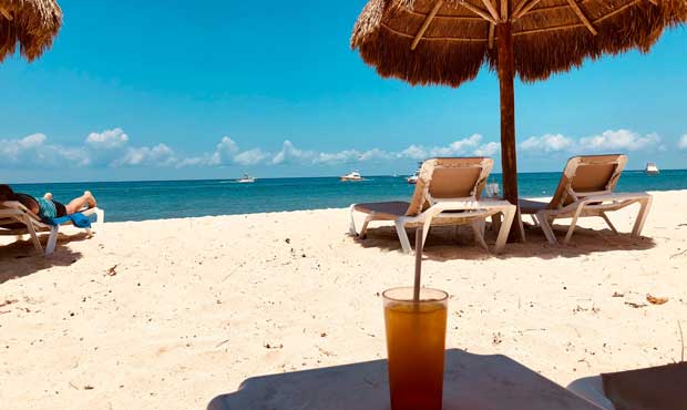 retirees, mexico, beach...