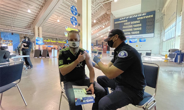 Lumen Field, Sounders vaccine, mask...