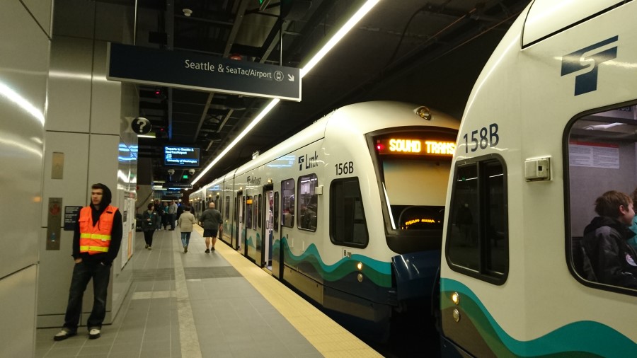 Light Rail Train Stuck Between SODO And Beacon Hill Light Rail Train Stuck Between SODO And Beacon Hill