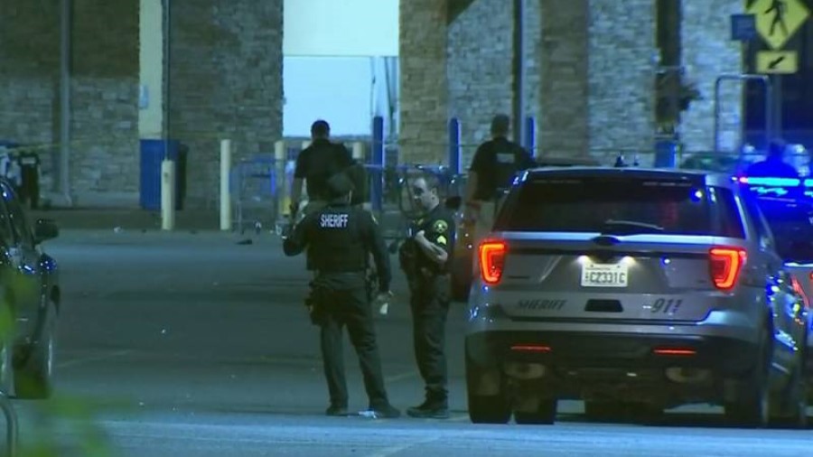 Shooting at Mount Vernon Walmart Five people were hurt -- 3 the men involved in the altercation and...