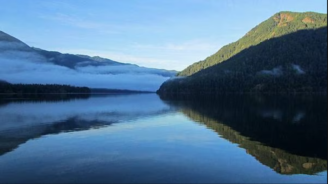 kayaker dead overtuns crescent...