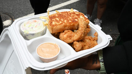 'Raising Canes' chicken headed to Seattle