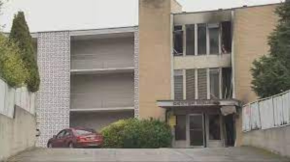 Arson suspected in Westlake apartment fire that trapped residents inside