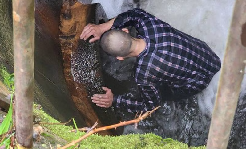 (Photo from Tukwila Police Department)...