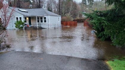 Heavy rain in Washington leads to landslides, flooding rivers, closed ...