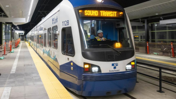 Sound Transit adds special game trains for Mariners’ playoff