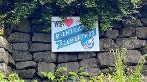 Photo: A sign showing support for Montlake Elementary.
