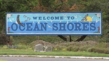 2 seriously injured in plane crash near the Ocean Shores airport