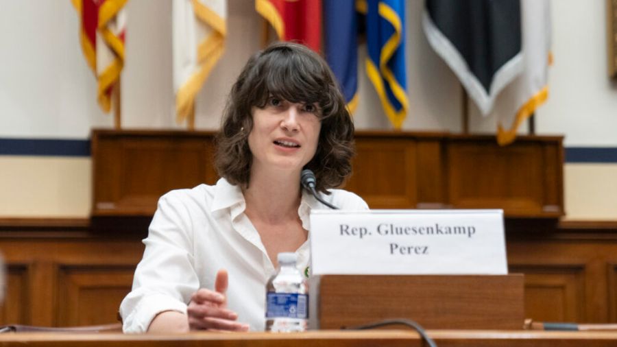 Seattle Times columnist slams Marie Gluesenkamp Perez's 'No Tax on Police' plan as a gimmick that hurts unity