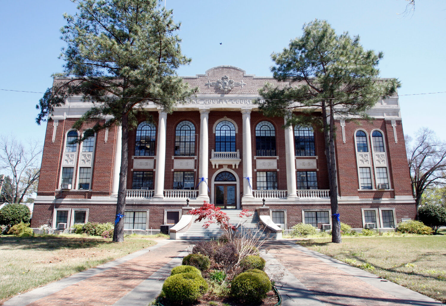 FILE - This April 7, 2009 file photo shows the Lonoke County Courthouse in Lonoke, Ark. (Jeff Mitch...