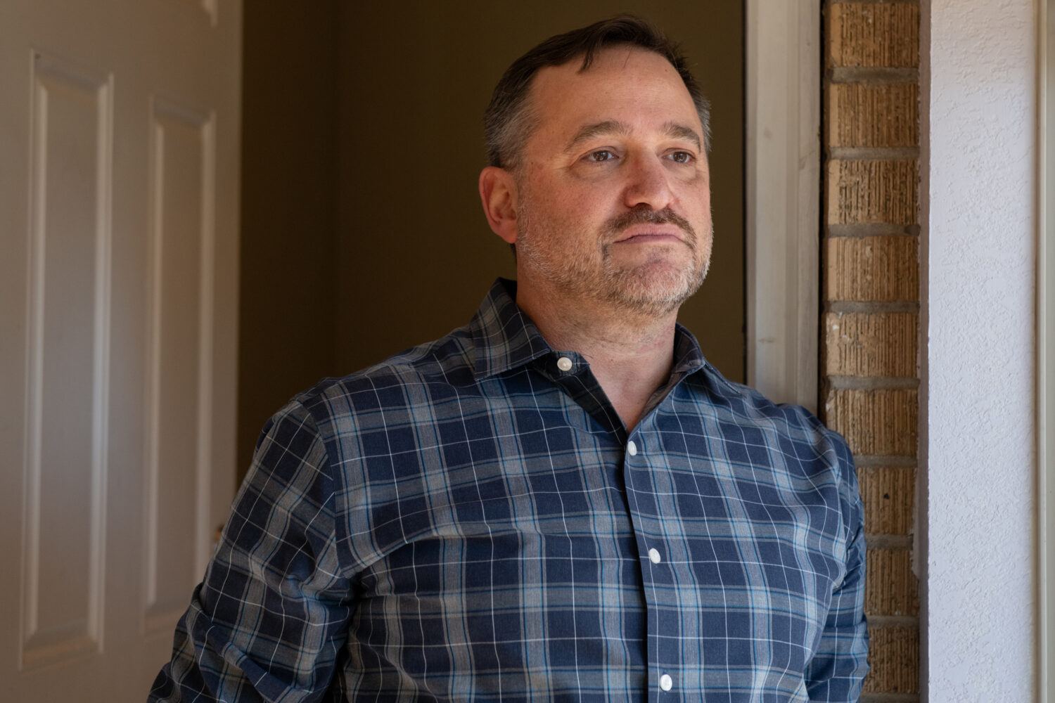 Josh Hirsch poses for a portrait at his home on Oct. 20, 2025, in Denver. (AP Photo/Rachel Woolf)Cr...