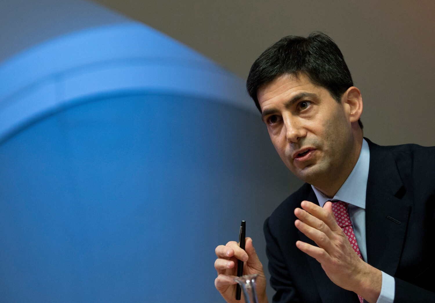 FILE - Kevin Warsh speaks to the media about his report on transparency at the Bank of England, in ...