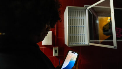 Seattle Schools roll out new student cell phone restrictions starting Monday