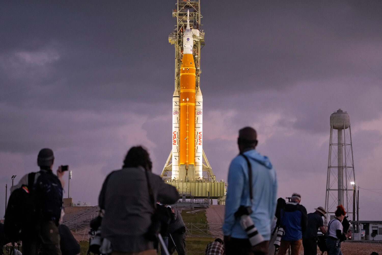 The Latest: Fueling begins as NASA aims to send 1st crew to the