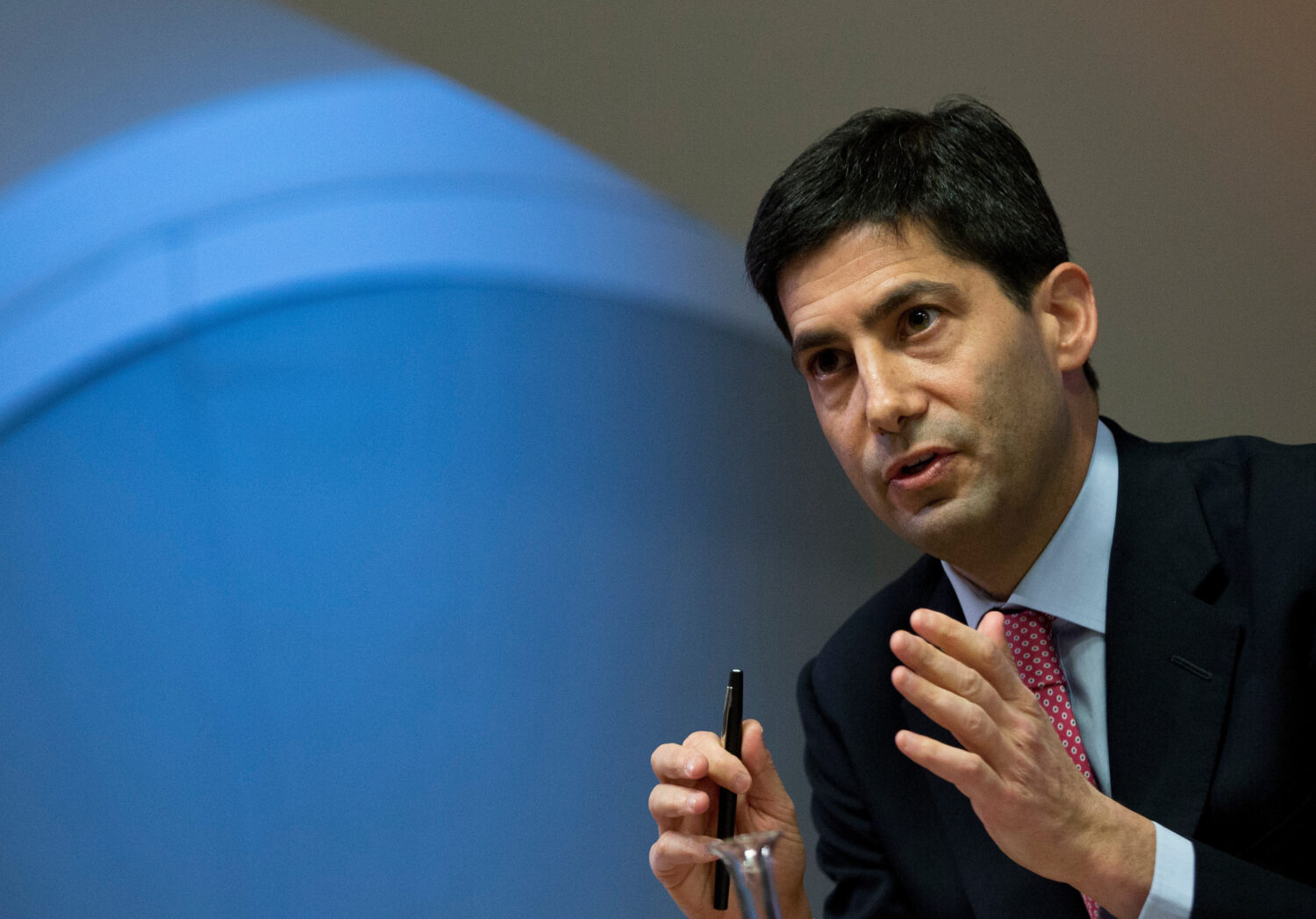 FILE - Kevin Warsh speaks to the media about his report on transparency at the Bank of England, in ...