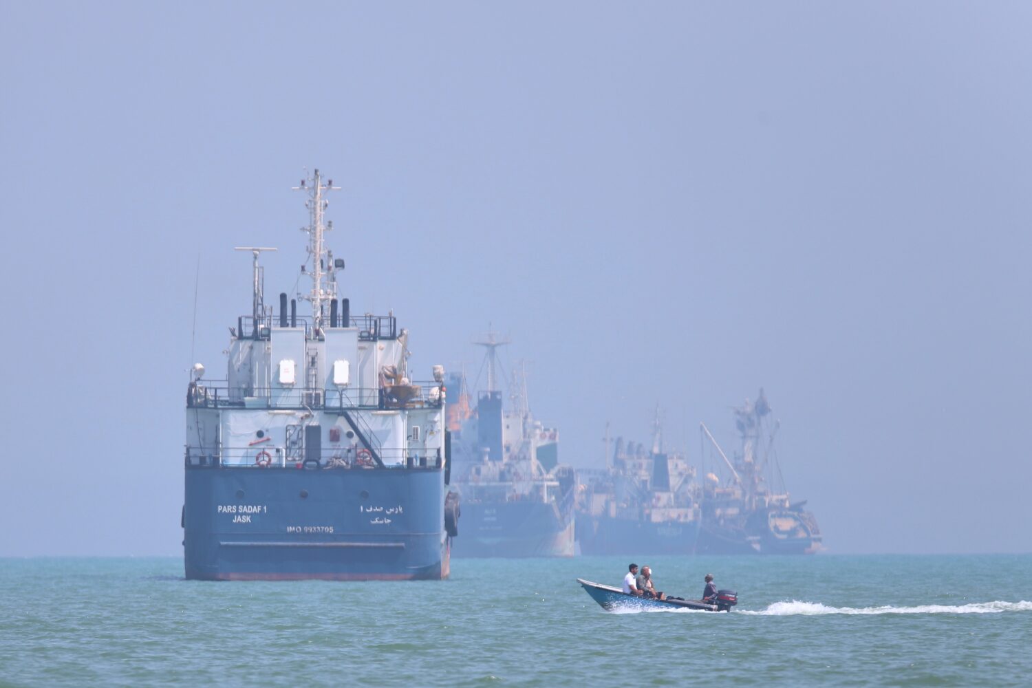 Iran war trump Strait of Hormuz...